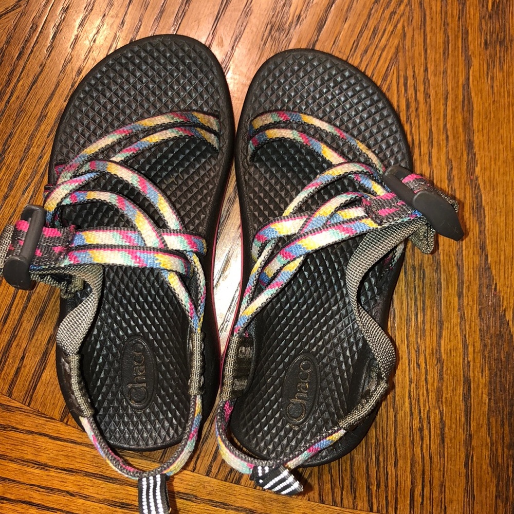 EUC Girls Kids Chacos